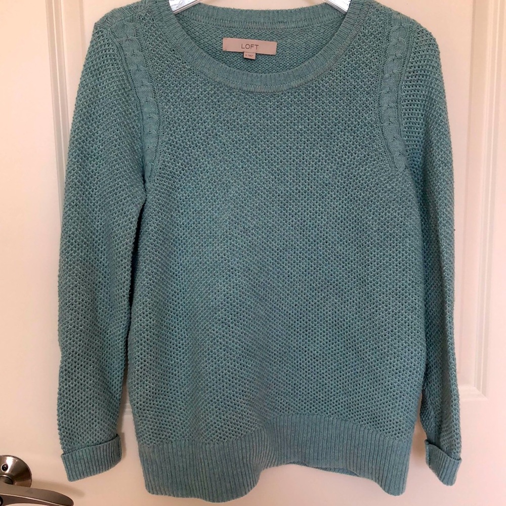 Loose knit;cable knit at shoulders